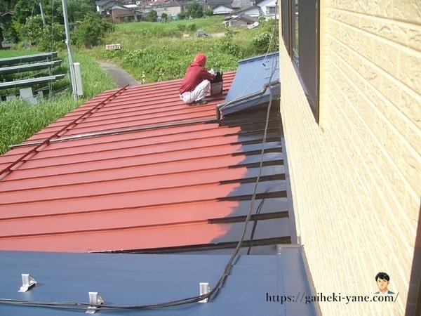 仕上げ塗装作業